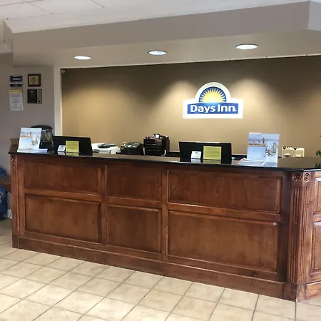 Days Inn Of Frederick By Wyndham-3